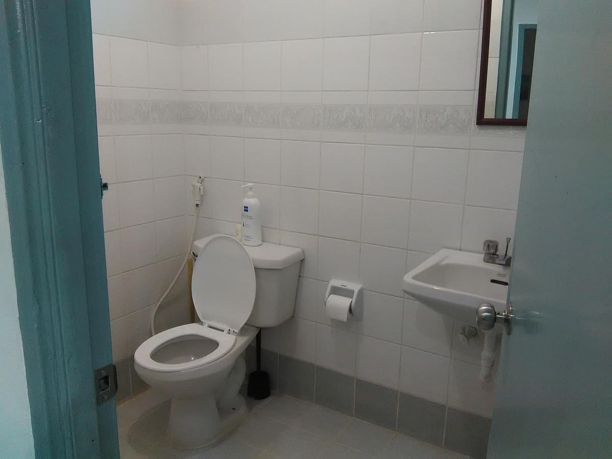 Pangsapuri studio 37 m² dengan 1 bilik mandi peribadi di Makati Manila Luaran gambar