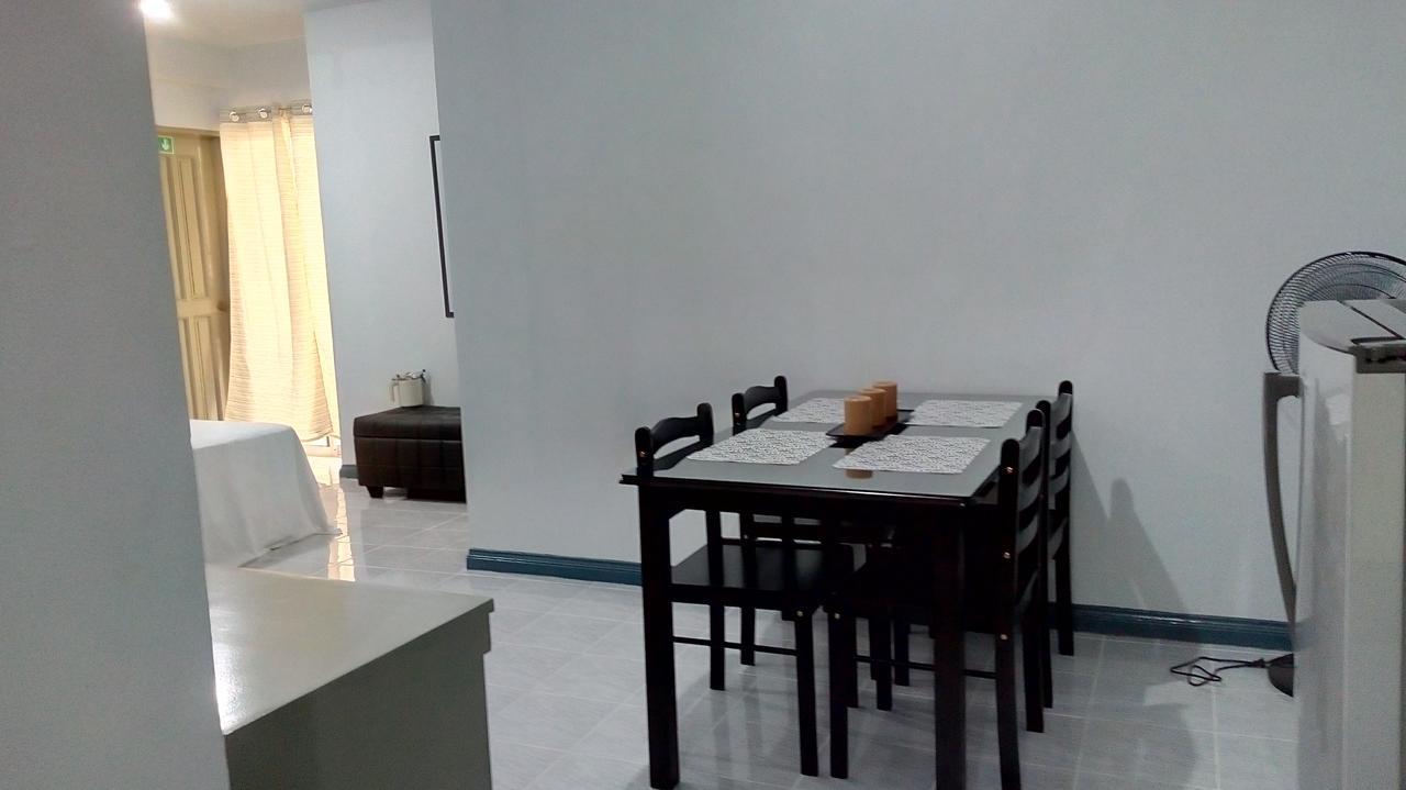 Pangsapuri studio 37 m² dengan 1 bilik mandi peribadi di Makati Manila Luaran gambar