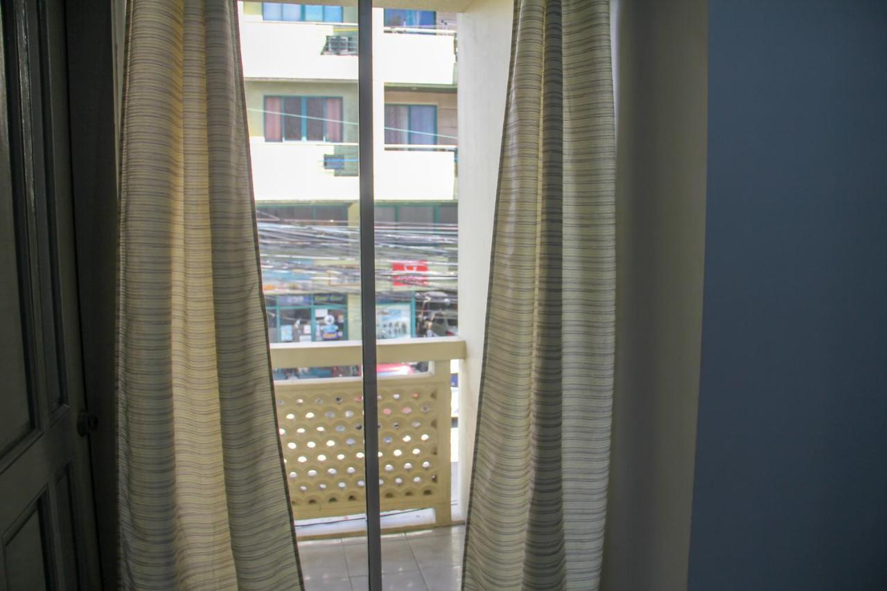 Pangsapuri studio 37 m² dengan 1 bilik mandi peribadi di Makati Manila Luaran gambar