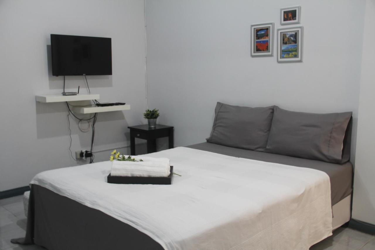 Pangsapuri studio 37 m² dengan 1 bilik mandi peribadi di Makati Manila Luaran gambar