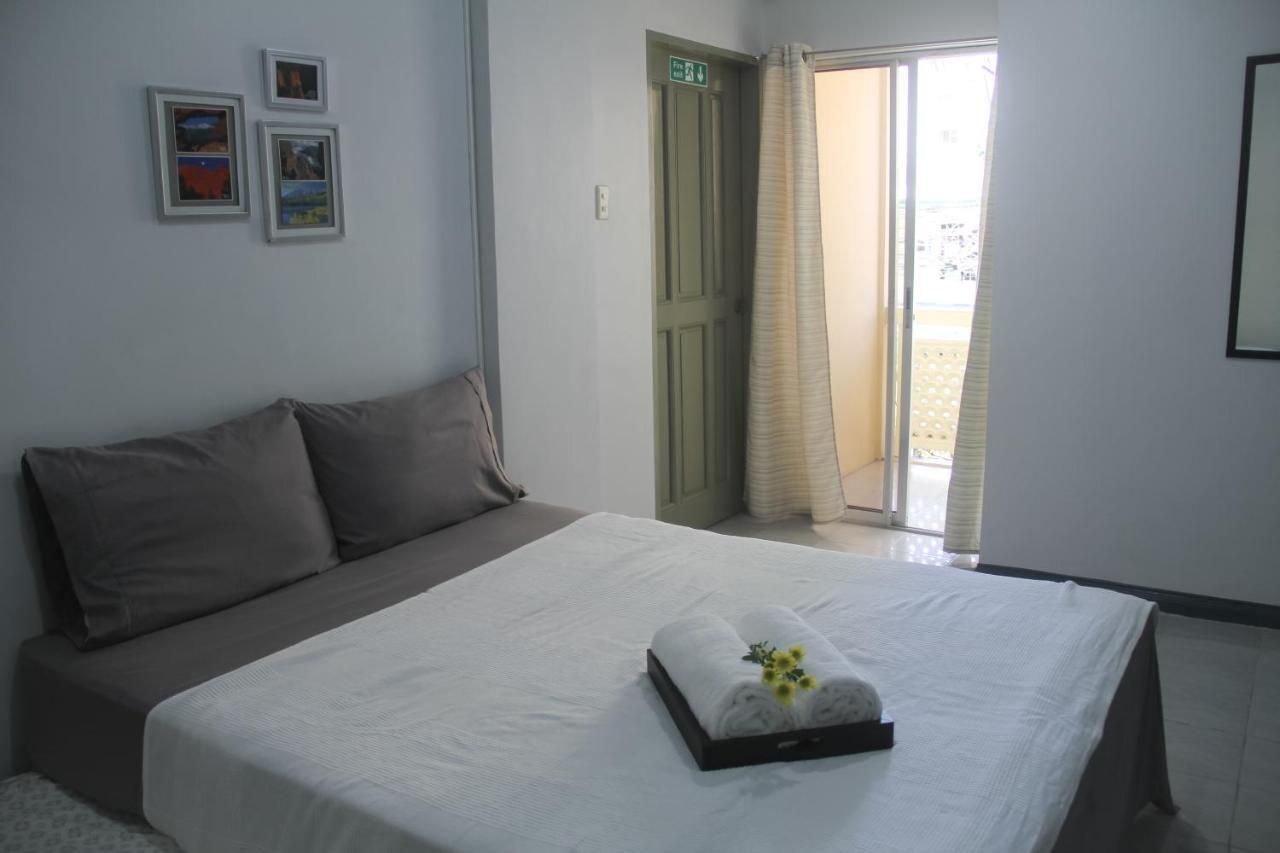 Pangsapuri studio 37 m² dengan 1 bilik mandi peribadi di Makati Manila Luaran gambar
