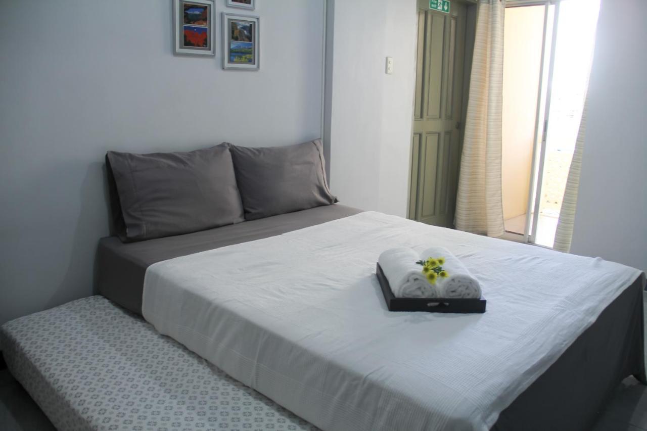 Pangsapuri studio 37 m² dengan 1 bilik mandi peribadi di Makati Manila Luaran gambar