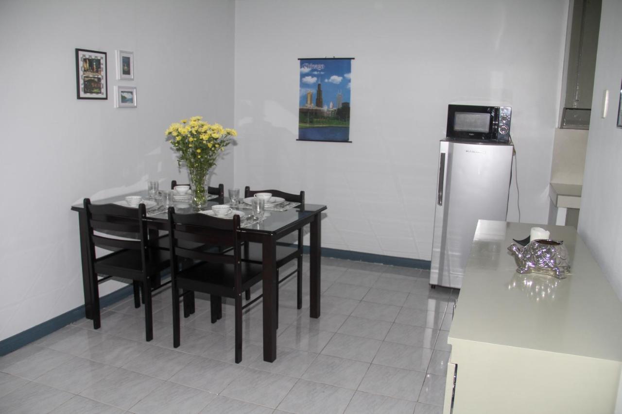 Pangsapuri studio 37 m² dengan 1 bilik mandi peribadi di Makati Manila Luaran gambar