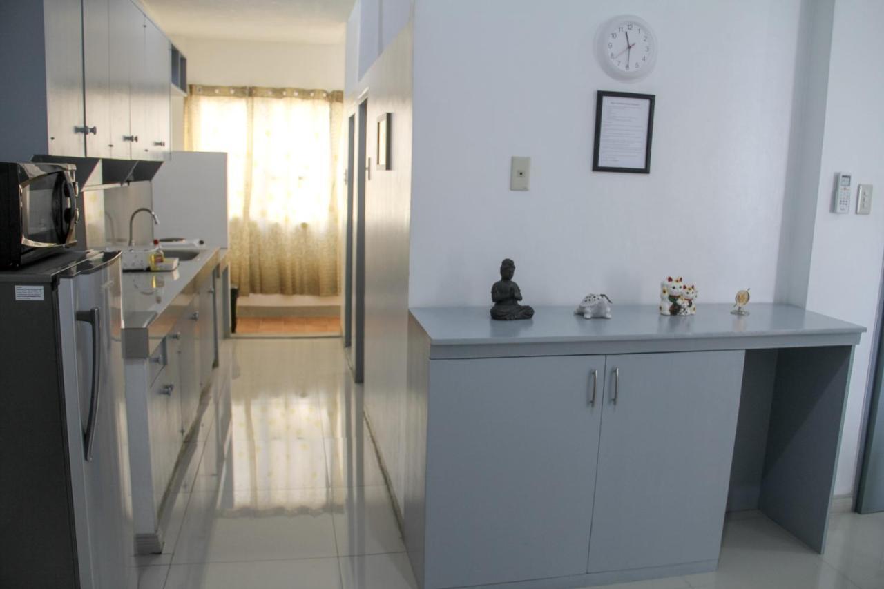Pangsapuri studio 37 m² dengan 1 bilik mandi peribadi di Makati Manila Luaran gambar