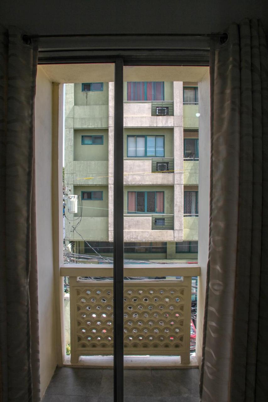Pangsapuri studio 37 m² dengan 1 bilik mandi peribadi di Makati Manila Luaran gambar