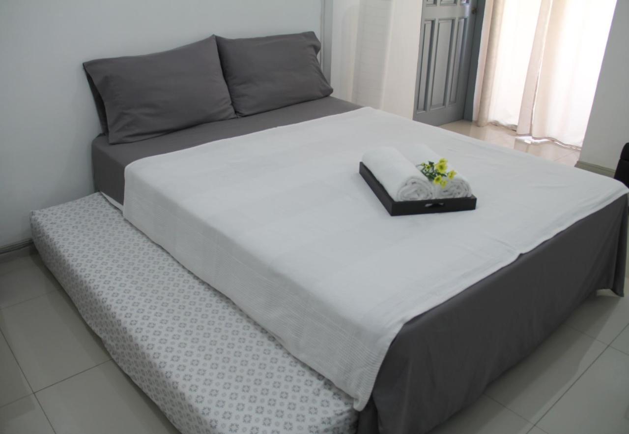 Pangsapuri studio 37 m² dengan 1 bilik mandi peribadi di Makati Manila Luaran gambar