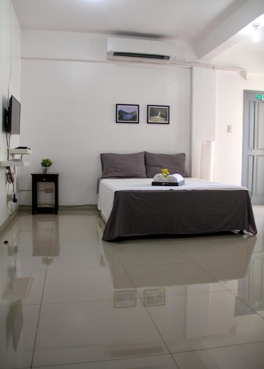 Pangsapuri studio 37 m² dengan 1 bilik mandi peribadi di Makati Manila Luaran gambar