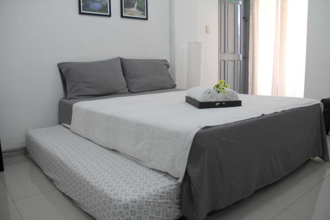 Pangsapuri studio 37 m² dengan 1 bilik mandi peribadi di Makati Manila Luaran gambar