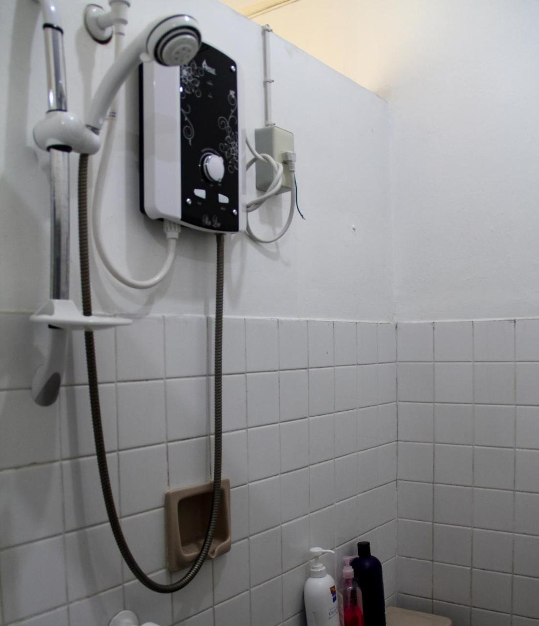 Pangsapuri studio 37 m² dengan 1 bilik mandi peribadi di Makati Manila Luaran gambar