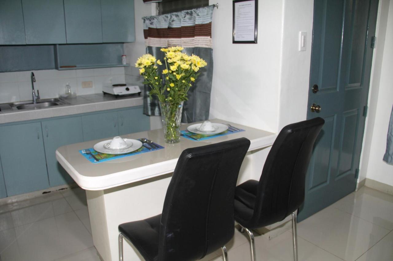 Pangsapuri studio 37 m² dengan 1 bilik mandi peribadi di Makati Manila Luaran gambar