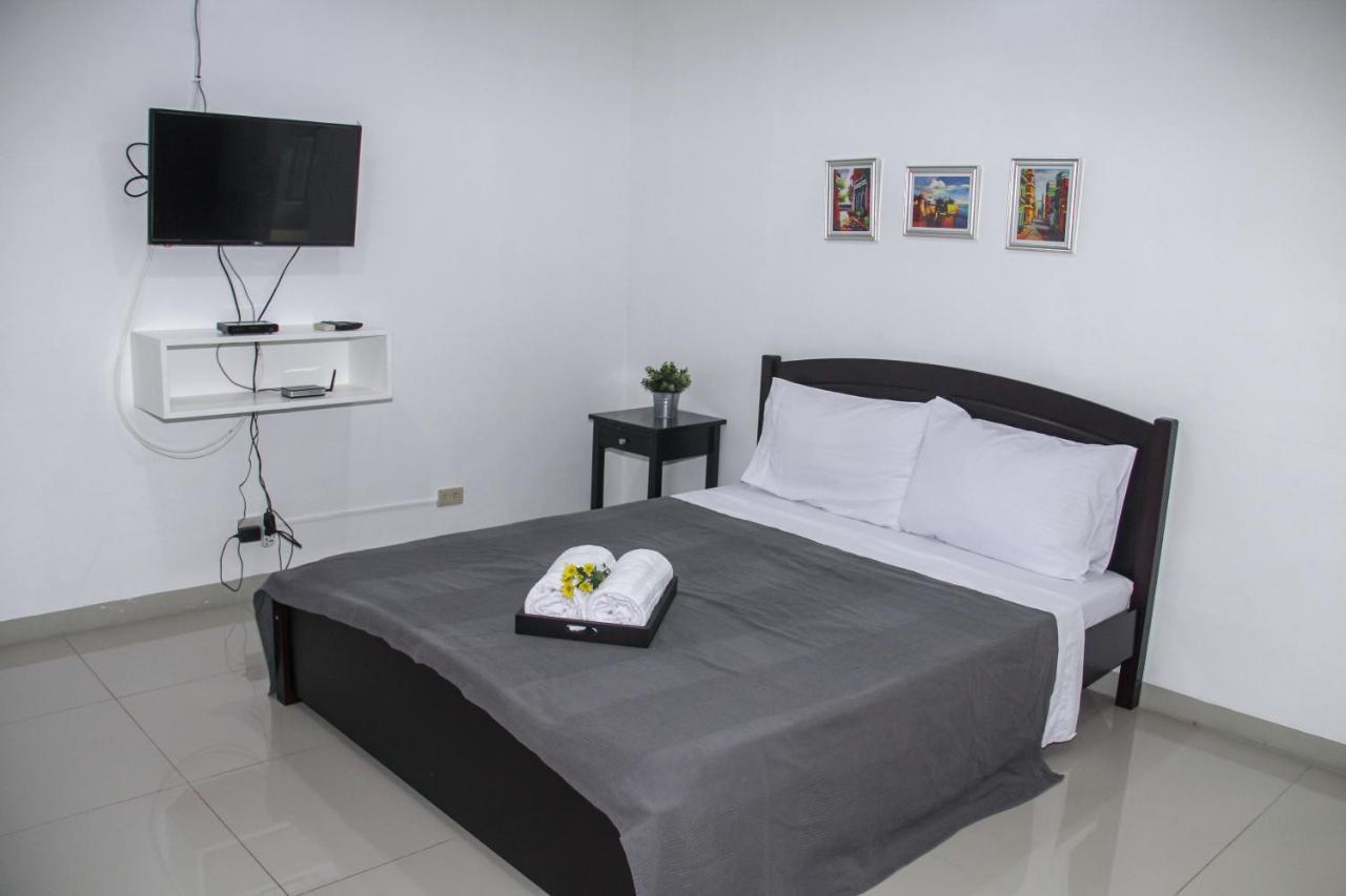 Pangsapuri studio 37 m² dengan 1 bilik mandi peribadi di Makati Manila Luaran gambar