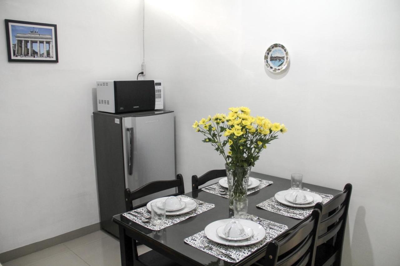 Pangsapuri studio 37 m² dengan 1 bilik mandi peribadi di Makati Manila Luaran gambar