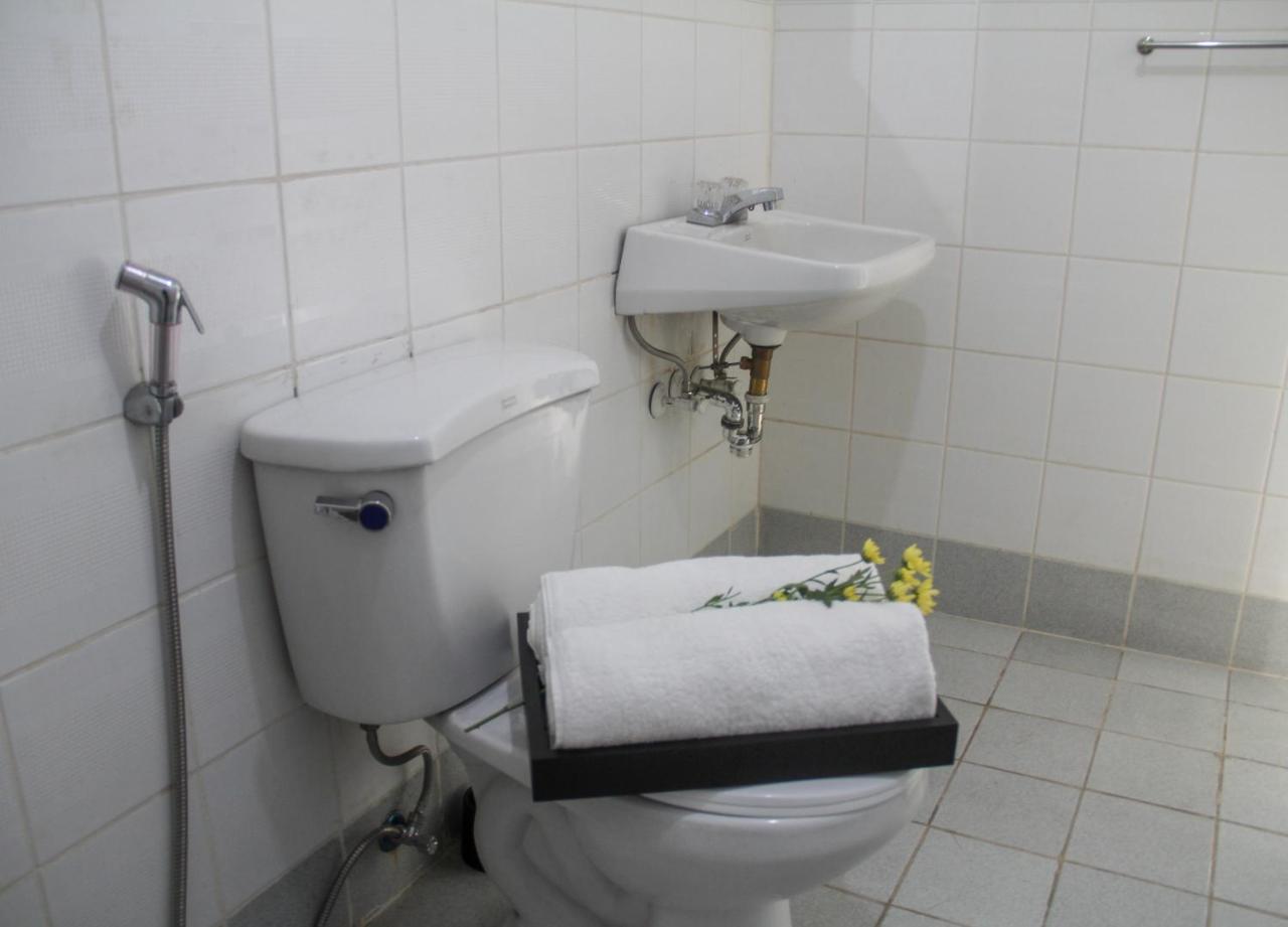 Pangsapuri studio 37 m² dengan 1 bilik mandi peribadi di Makati Manila Luaran gambar