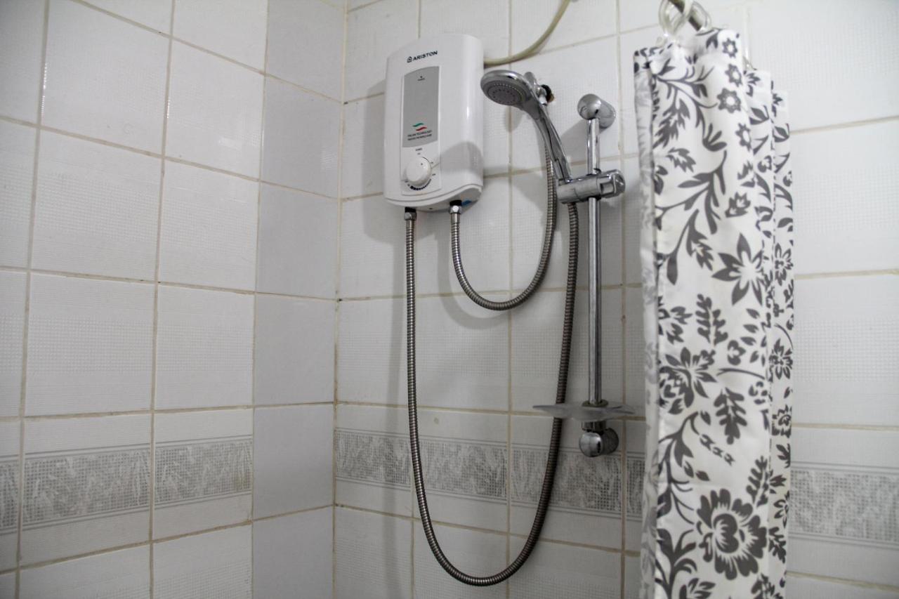 Pangsapuri studio 37 m² dengan 1 bilik mandi peribadi di Makati Manila Luaran gambar